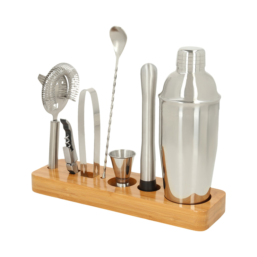 HO-095, Set de preparación de bebidas con base de madera sólida. Incluye 7 piezas: Shaker con colador y tapa, pinzas, saca corchos, dosificador, colador/mezclador, cuchara y macerador.